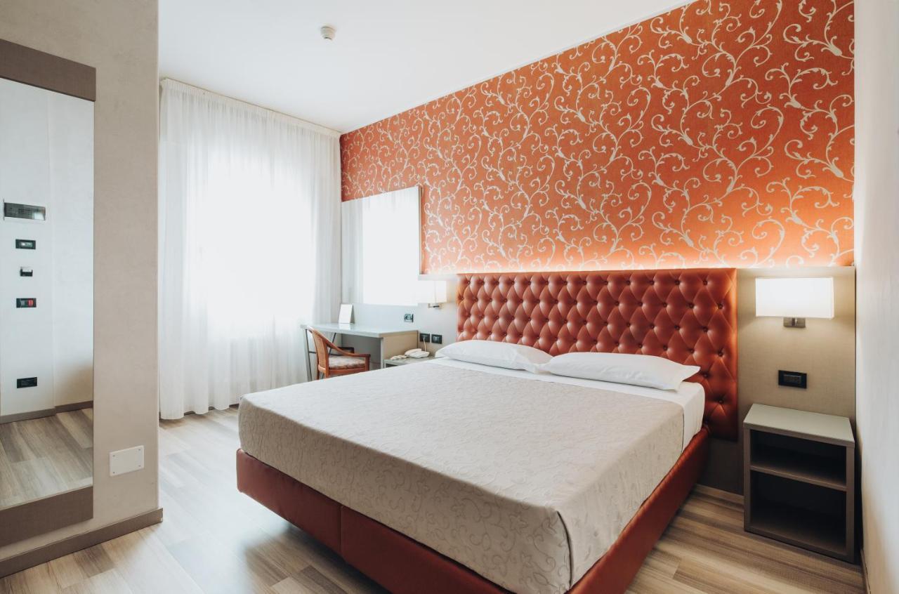 Hotel Alan Anzola dell'Emilia Exteriör bild